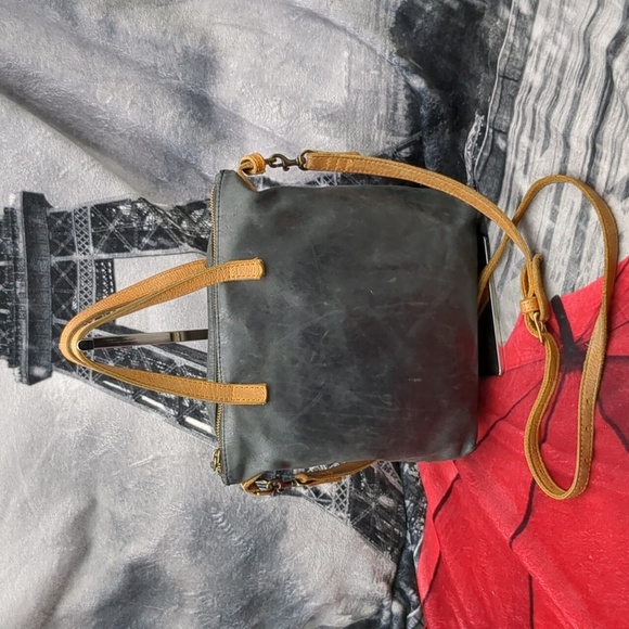 Fashionable leather tote - Picture 3 of 11